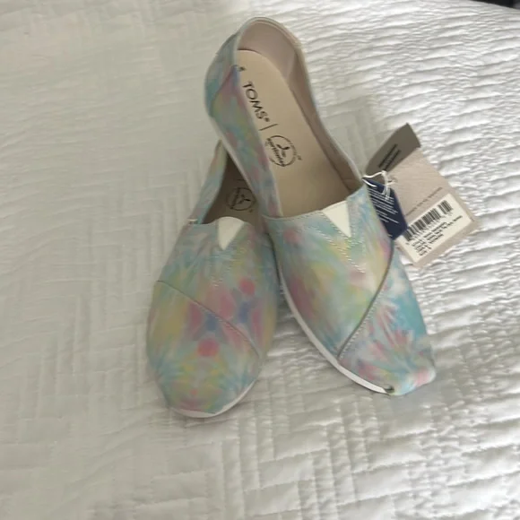 New Toms - Picture 4 of 4
